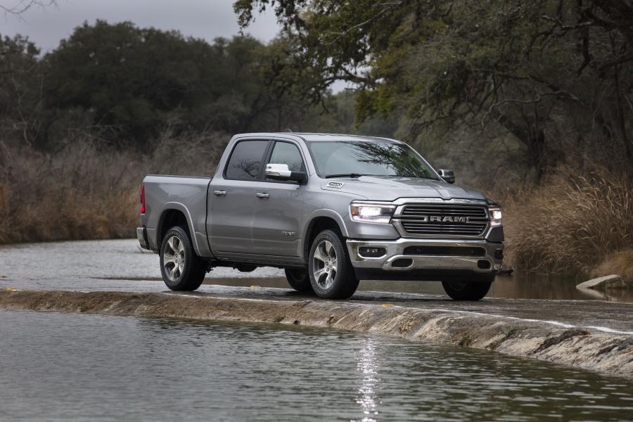  Dodge Ram 1500 Laramie Crew Cab (DT) 2018 года  (фото 4 из 22)